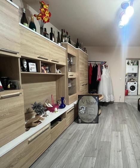 Apartament cu 2 camere decomandat, mobilat în Central