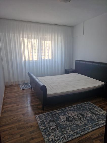 Apartament cu 3 camere decomandat în Vlahuță