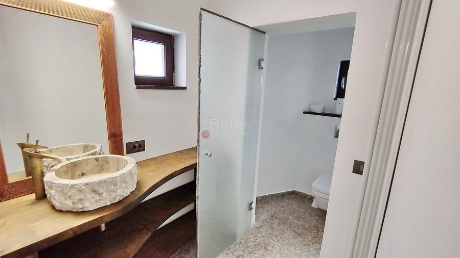 Casă individuală cu 3 camere cu Canalizare în Central