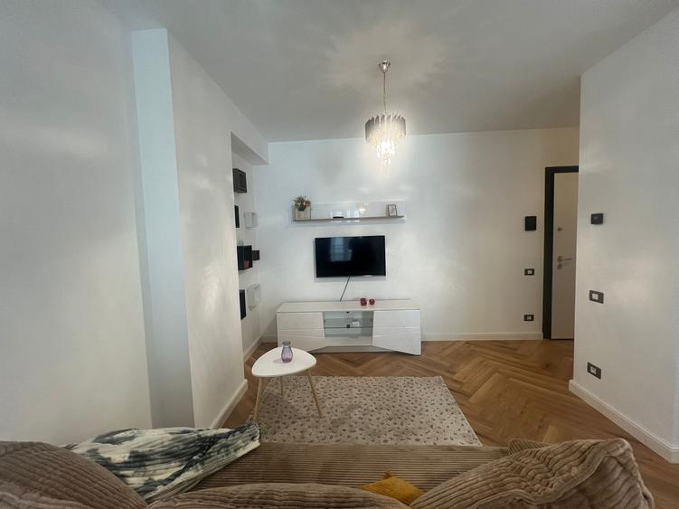 Apartament cu 2 camere decomandat în Pipera