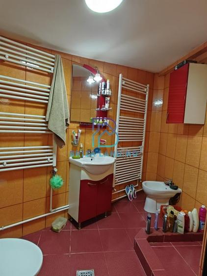 Casă individuală cu 6 camere cu Canalizare în Chitila