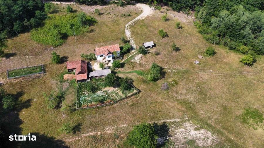 Teren de 28775 mp, în Aușeu