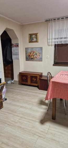Casă individuală cu 5 camere cu Teren 2311 Mp în Leordina