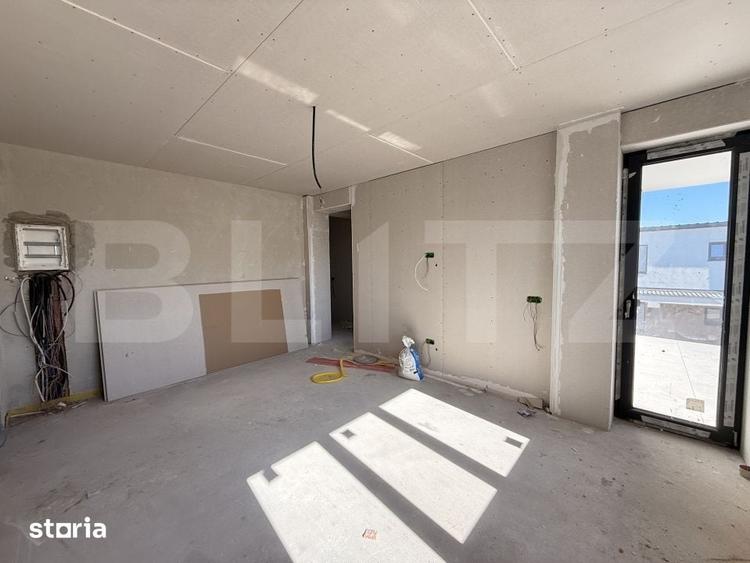 Apartament cu 2 camere semidecomandat în Cârcea