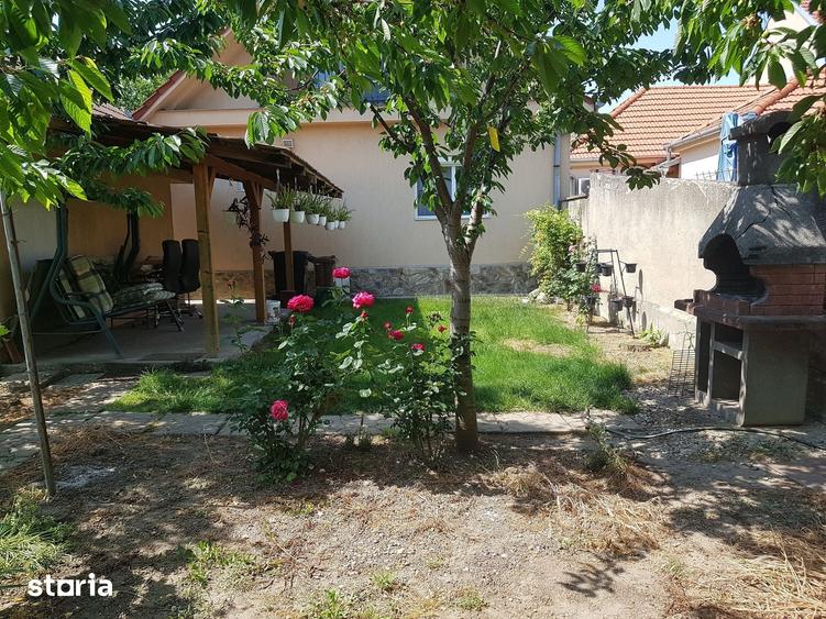 Casă cu 4 camere cu Teren 500 Mp în Iosia