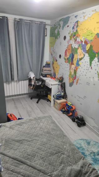 Apartament cu 3 camere semidecomandat, mobilat în Splai Bahlui