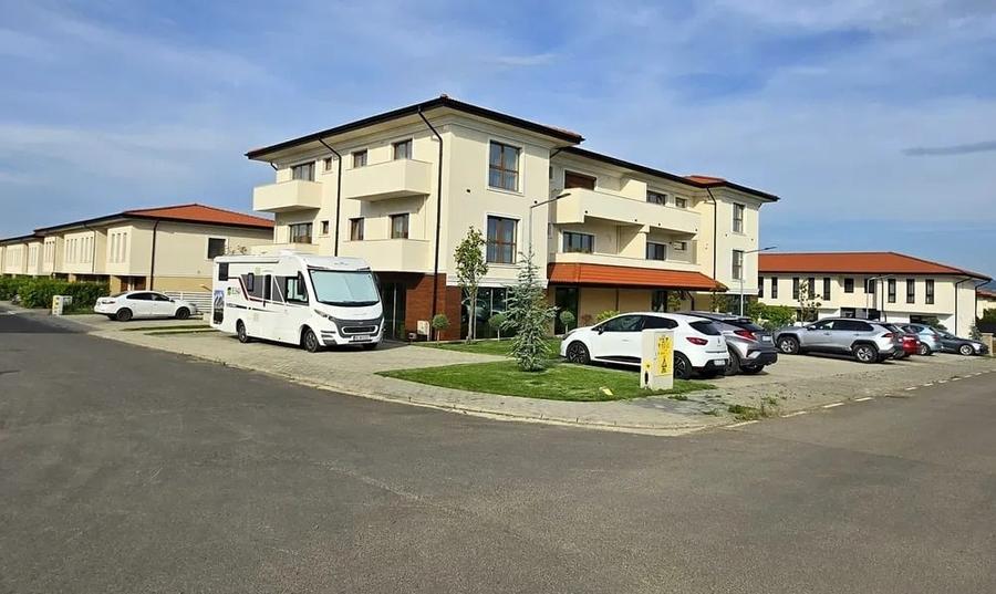 Apartament cu 2 camere semidecomandat, mobilat în Galata