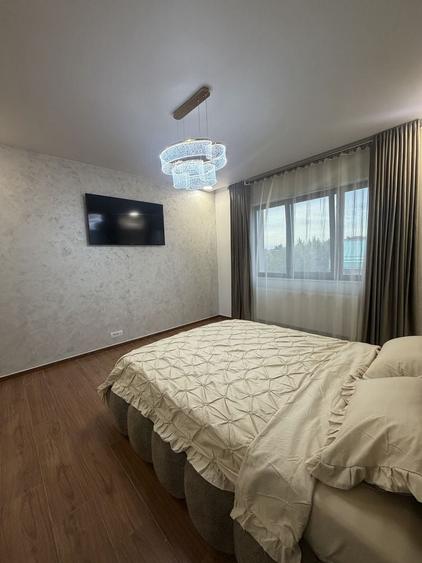Apartament cu 3 camere decomandat în Central