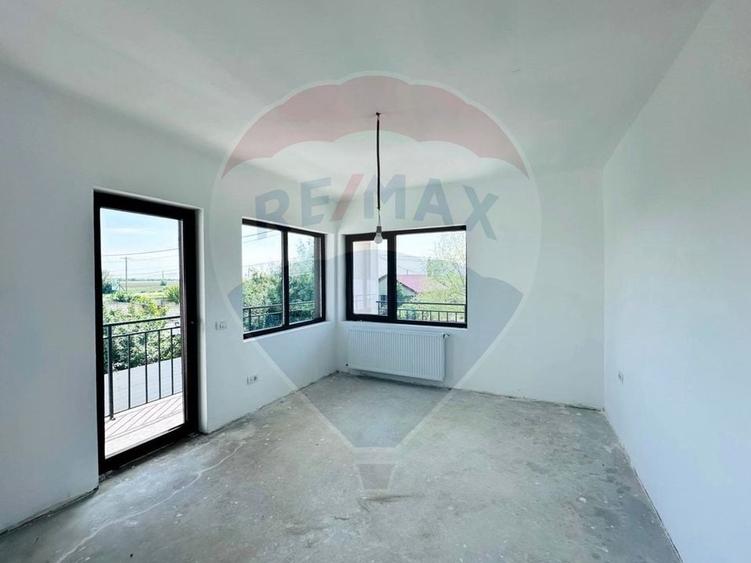 Duplex cu 4 camere cu Teren 268 Mp în Cocani
