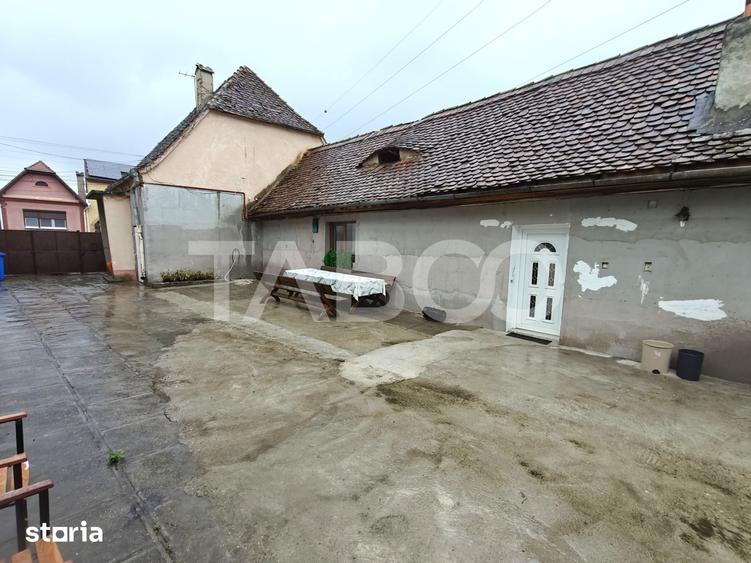 Casă cu 4 camere semidecomandat cu Teren 289 Mp în Turnișor