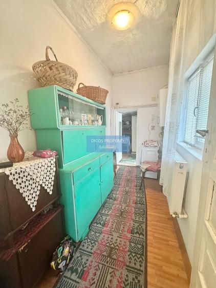 Casă individuală cu 3 camere cu Canalizare în Casa Cărții