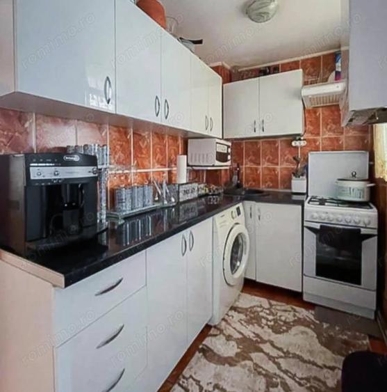 Apartament cu 2 camere decomandat în Micro 15