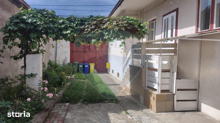 Casă cu 3 camere cu Teren 305 Mp în IAR
