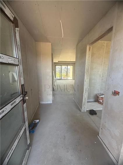 Duplex cu 5 camere cu Canalizare în Moșnița Nouă