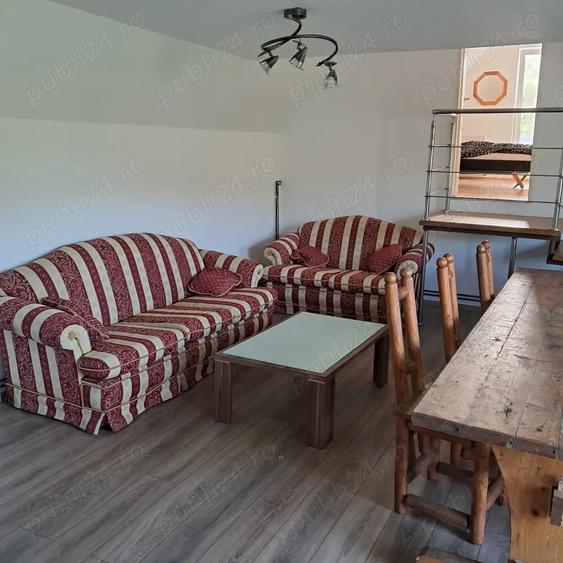 Casă cu 3 camere cu Teren 2200 Mp în Hetiur