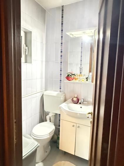 Apartament cu 3 camere decomandat în Tineretului