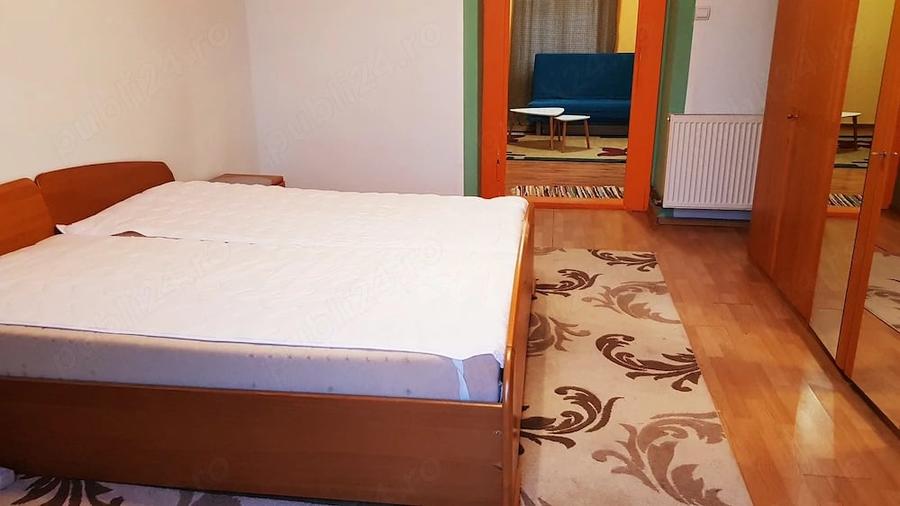 Apartament cu 2 camere nedecomandat în P-ța Victoriei