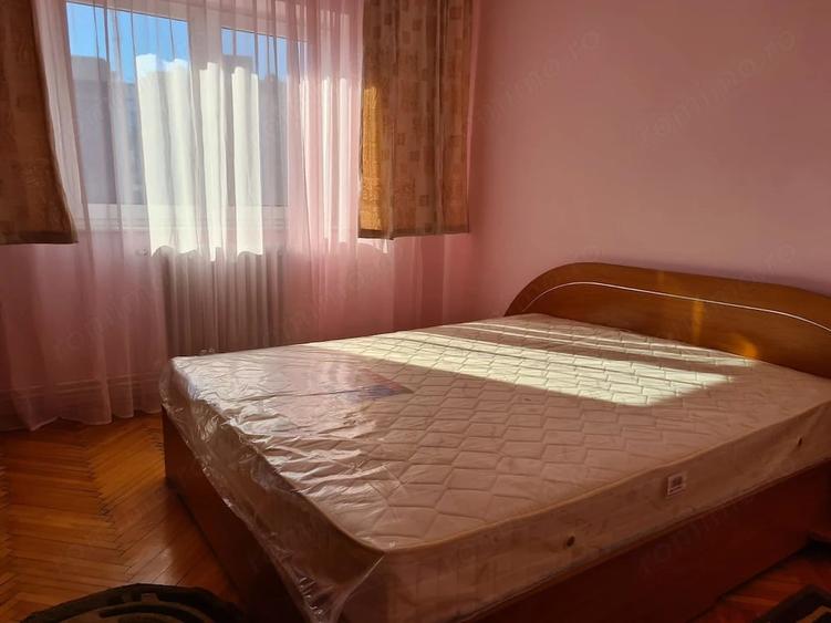 Apartament cu 2 camere decomandat în Piața Centrală