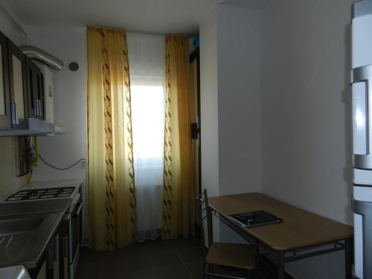 Închiriere 2 camere decomandat | 54 mp + balcon | Parcare subterană - 17