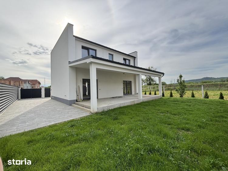 Casă cu 4 camere cu Teren 350 Mp în Șelimbăr