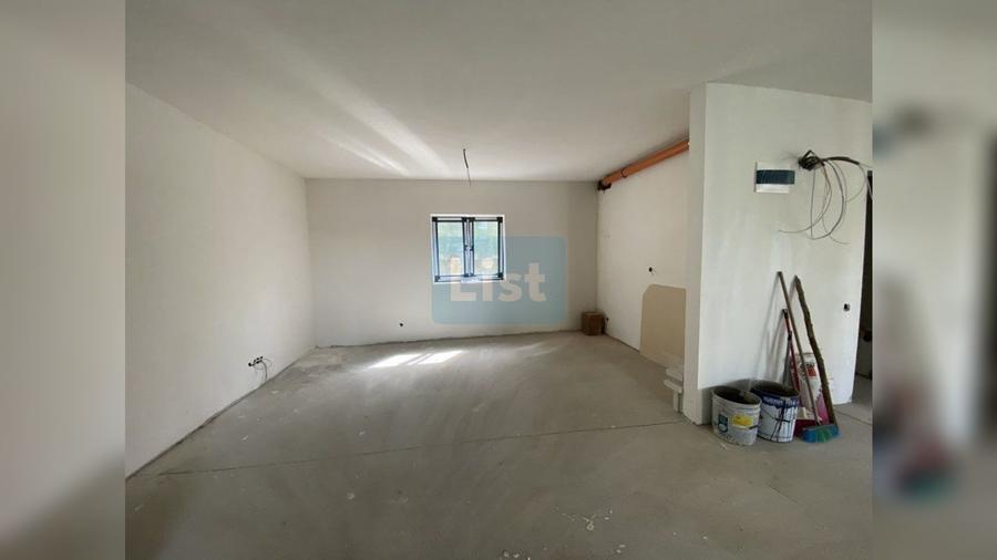 Apartament cu 3 camere semidecomandat în Andrei Mureșanu