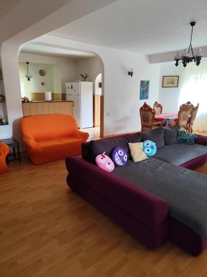 Casă individuală cu 6 camere cu Canalizare în Provița de Jos