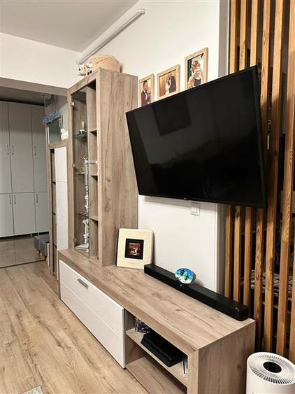 Apartament cu 3 camere semidecomandat în Galata