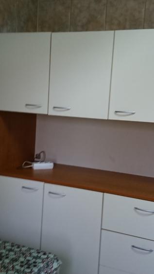 Apartament cu 3 camere semidecomandat în Basarab
