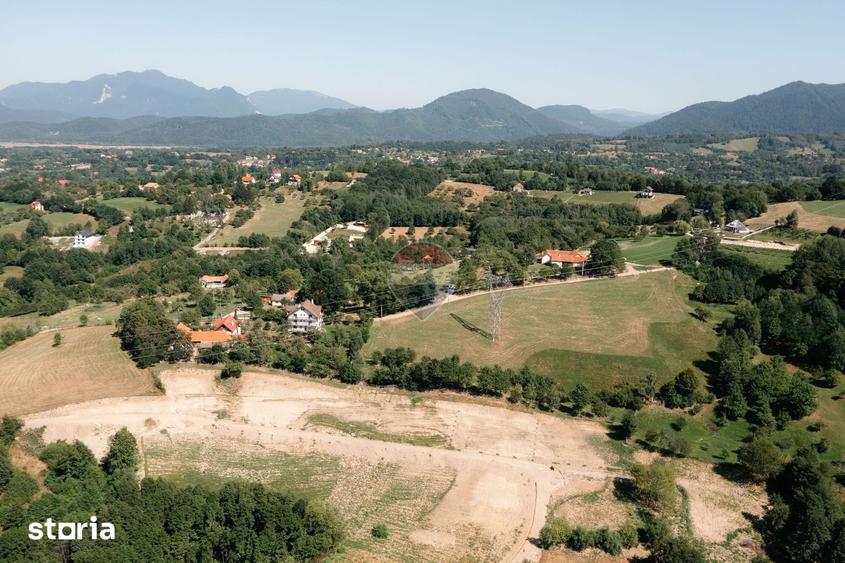 Teren de 3000 mp, în Bran
