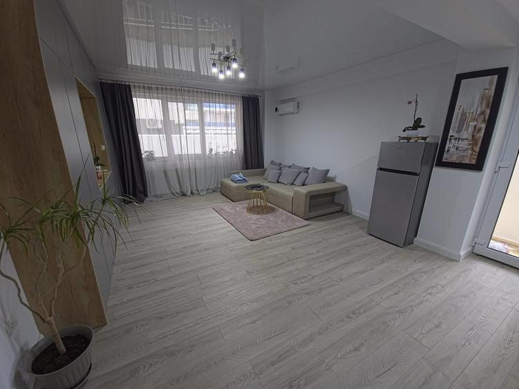 Apartament cu 2 camere semidecomandat, mobilat în Exterior Nord