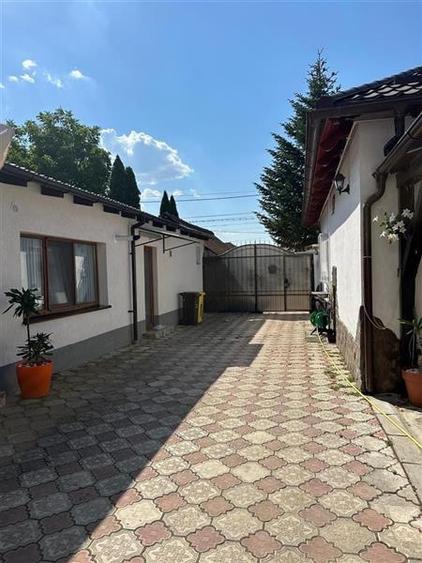Casă individuală cu 4 camere cu Canalizare în Sânpetru