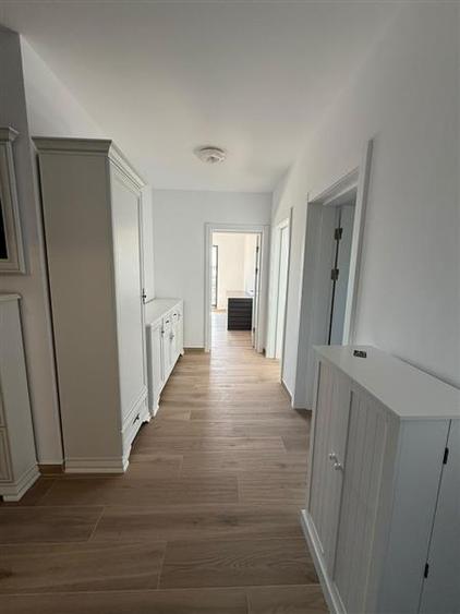 Apartament cu 3 camere decomandat, mobilat în Cristian