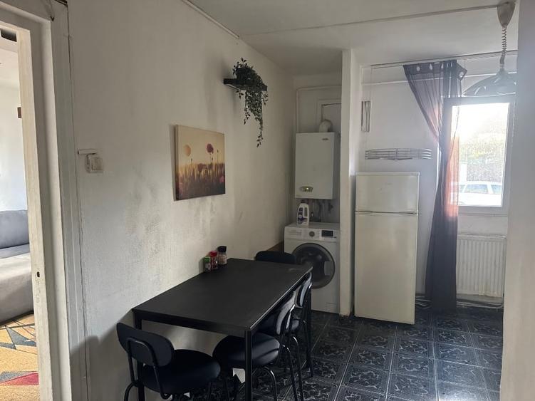 Apartament cu 2 camere semidecomandat, mobilat în Galata