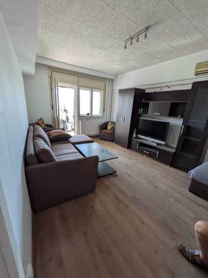 Apartament cu 2 camere decomandat în P-ța Unirii