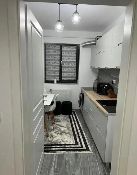 Garsonieră decomandată în Valea Adâncă