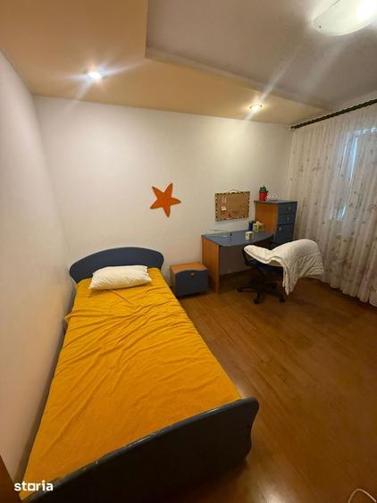 Apartament cu 4 camere în Obor