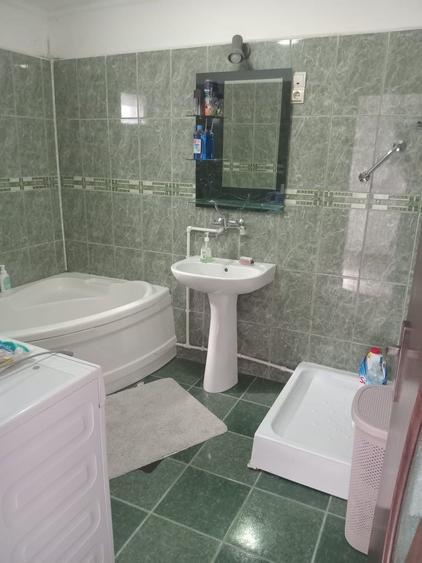 Garsonieră decomandată în Amara