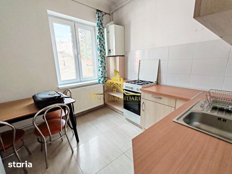 Garsonieră decomandată în Central