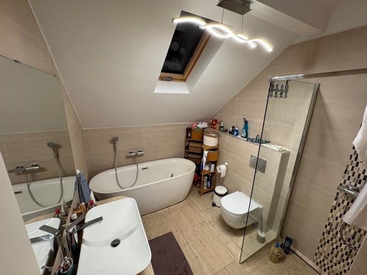 Apartament cu 3 camere semidecomandat, mobilat în Doamna Ghica