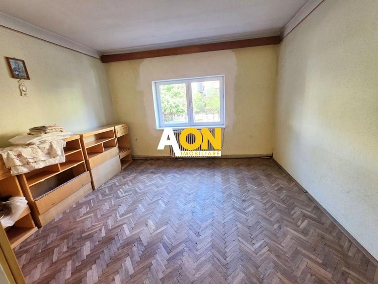 Casă individuală cu 4 camere cu Canalizare în Cetate