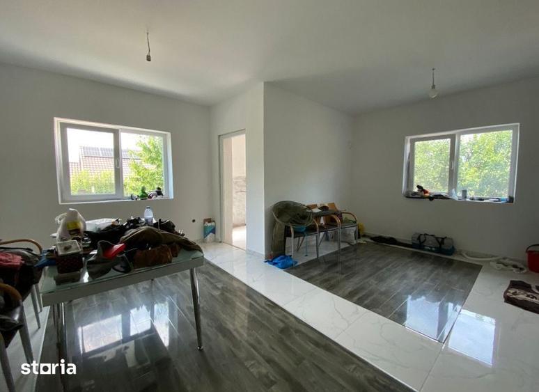 Casă cu 5 camere cu Teren 660 Mp în Miroslava