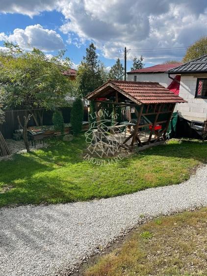 Casă individuală cu 3 camere cu Canalizare în Livezile