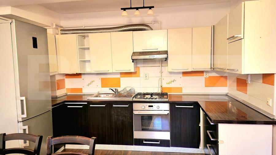 Apartament cu 3 camere, 65mp, parcare inclusa, intermediar, zona Centrala - 4