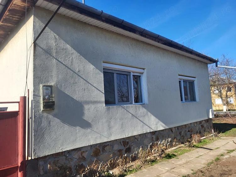 Casă cu 4 camere cu Teren 560 Mp în Șagu