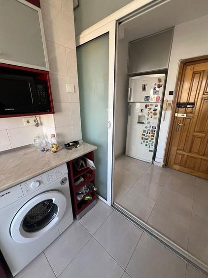 Apartament cu 3 camere semidecomandat, mobilat în Iancului