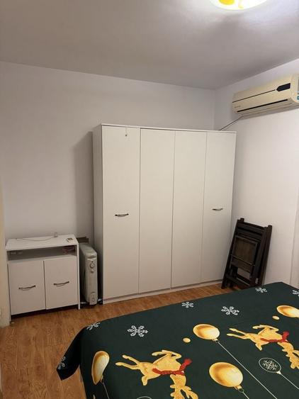 Apartament cu 2 camere semidecomandat în Berceni