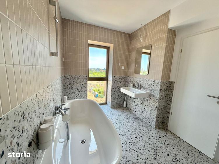 Penthouse cu terasa spectaculoasa ?i vedere la lac / 260 mp - 5
