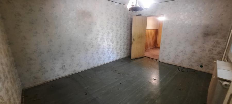 Apartament cu 4 camere decomandat în Berceni