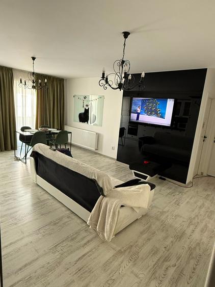 Apartament cu 3 camere, mobilat în Lazaret
