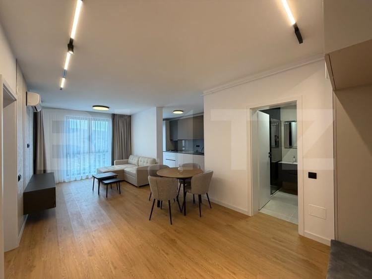 Apartament cu 2 camere semidecomandat, mobilat în Florești